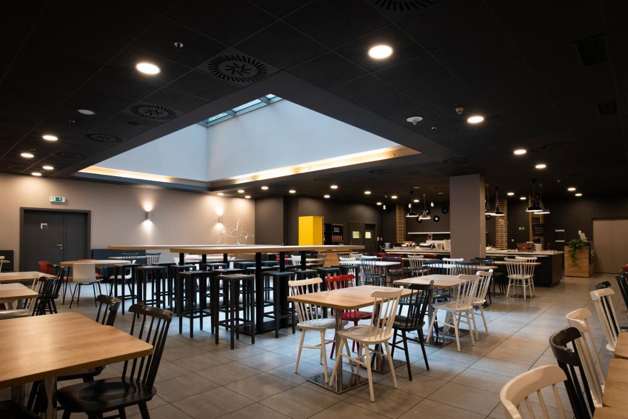 Ibis Old Town 3*