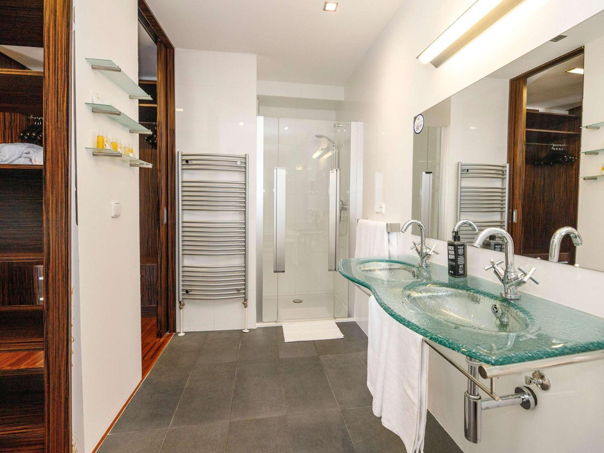 Hotel Ibis Old Town 3*